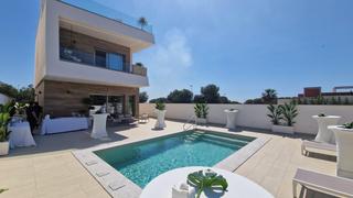Chalet  Calle diego borrego. Exclusiva villa en alicante