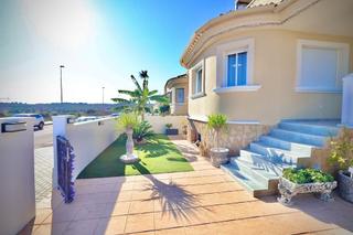Xalet  Avenida de alicante. Moderno chalet con terrazas privadas en san miguel de salinas
