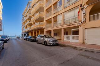 Ground floor  Carrer de azorín. Apartamento reformado con terraza propia en la costa