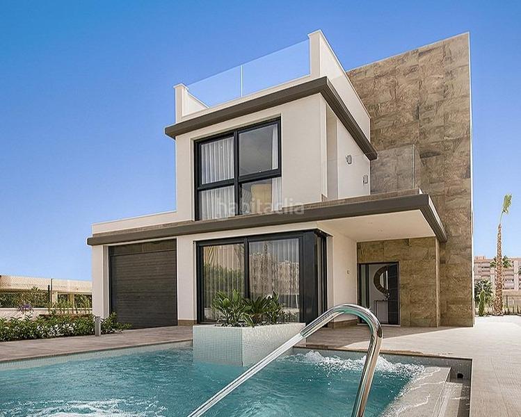 Foto a034e9d7-403b-44b2-b3c9-8dfff570dbd3. Chalet con riscaldamento parcheggio piscina in Campoamor Orihuela