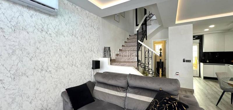 Foto 0d3cd7f3-b7b4-46bb-b835-e4ccf77e8978. Maison jumelée avec parking piscine dans Los Almendros Orihuela