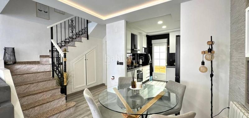 Foto bfc9ae15-a9aa-41e4-8dba-91c48486a0bc. Maison jumelée avec parking piscine dans Los Almendros Orihuela