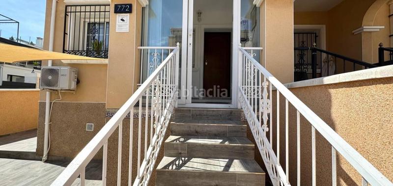 Foto d1b7d5ff-8afc-413a-86a0-89597be36d62. Maison jumelée avec parking piscine dans Los Almendros Orihuela