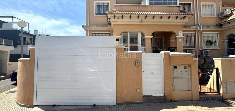 Foto d6ad768d-b1e2-41d2-959c-ecb53ccb8e7c. Maison jumelée avec parking piscine dans Los Almendros Orihuela