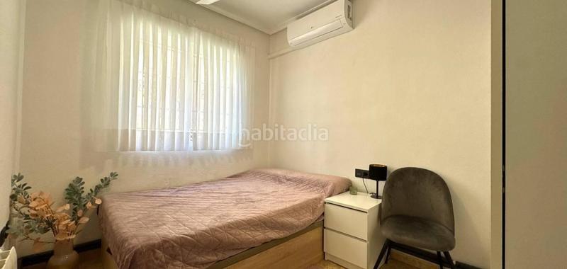 Foto fe91373c-f5b6-4ebb-885a-48d3af8c6f6a. Maison jumelée avec parking piscine dans Los Almendros Orihuela