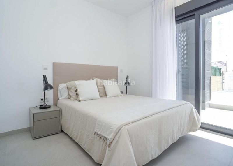 Foto a18b6115-444a-4f84-846d-6cf542f0f76d. Apartamento  de lujo en playa de la mata en Torrevieja