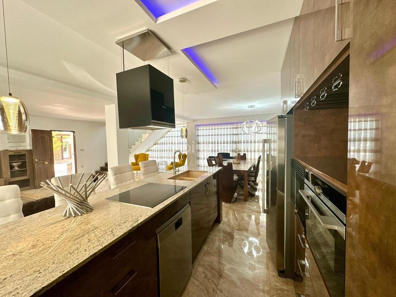 Foto 56a35cdc-1c99-414d-9439-b8afdcd24a92. Xalet amb aparcament a Rebolledo Alicante