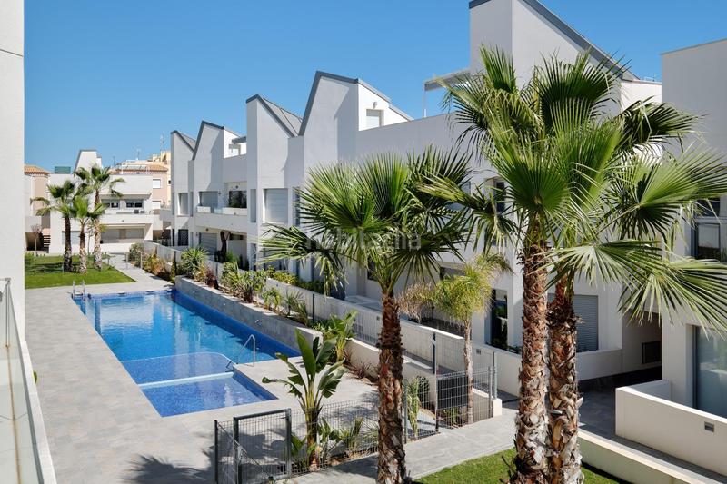 Foto 4c3e71b9-cd5f-4c20-99ad-f5d291039247. Apartament amb aparcament piscina a Playa de los Náufragos Torrevieja