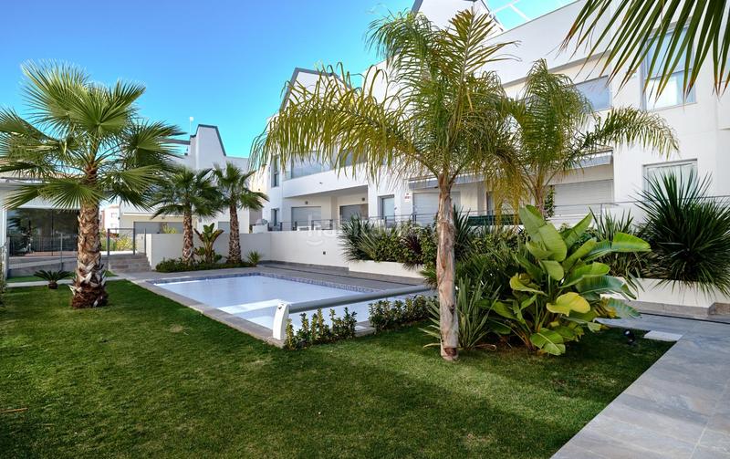 Foto ab8c0991-948a-4748-b855-47c56e0dc8f1. Apartament amb aparcament piscina a Playa de los Náufragos Torrevieja