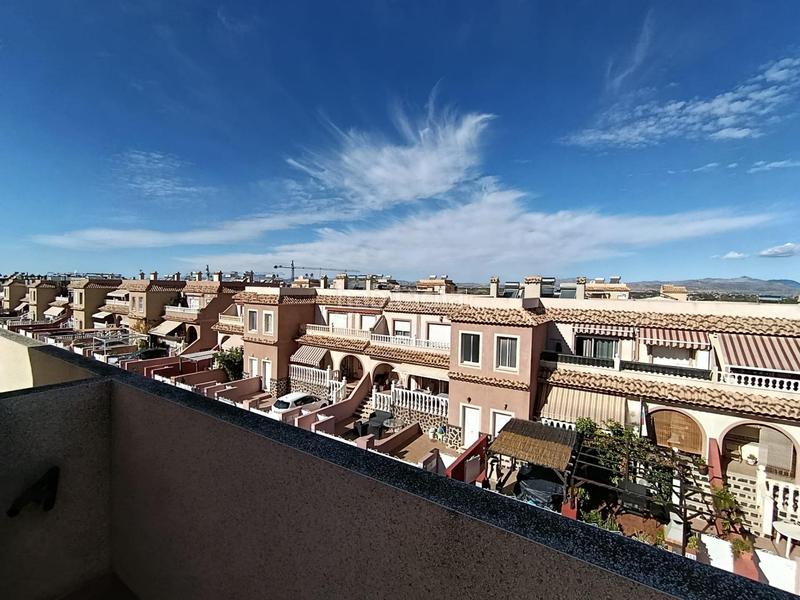 Foto c04f9a4f-6386-45ea-aa9c-069c3fff89c2. Alquiler casa chalet adosado en gran alacant en Monte y Mar Santa Pola