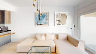 Piano terra  Calle de embajadora. Moderno bajo con terraza privada en pilar de la horadada