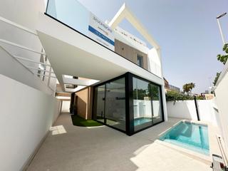 Chalet  Calle de carabela. Moderna villa en torre de la horadada, alicante