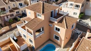Xalet  Calle de huelva. Impresionante villa independiente con 5 dormitorios y 3 baños en