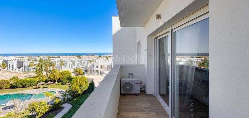 Foto 46c72cb8-99dc-43a1-b793-2e8138c2d362. Àtic amb calefacció aparcament piscina a Los Balcones-Los Altos Torrevieja