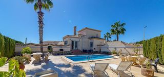 Chalet  Calle calle río segura-los desamparados. Villa independiente en primera línea de golf en las ramblas, ori