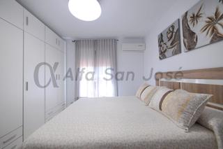Maison jumelée à Alcalá del Río. Casa pareada en venta en urbanización saturno. alcalá del río