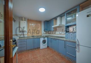 Doppelhaus in Alcalá del Río. Casa pareada en venta en urbanización saturno. alcalá del río