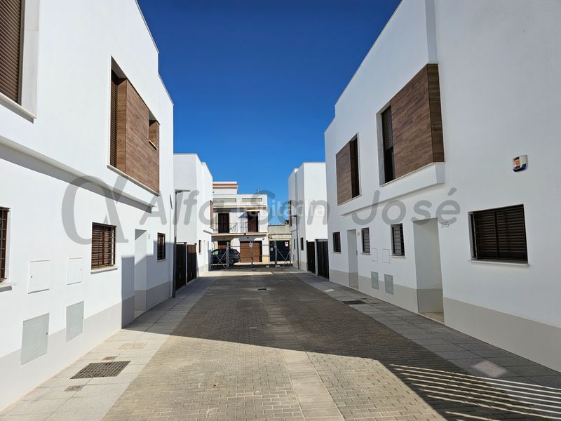 Foto 22caec94-85c7-49b5-8178-33719e03a84b. Casa adosada  en venta en san josé de la rinconada en San Jose de la Rinconada