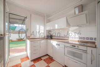 Maison jumelée à San Jose de la Rinconada. Casa adosada en planta alta