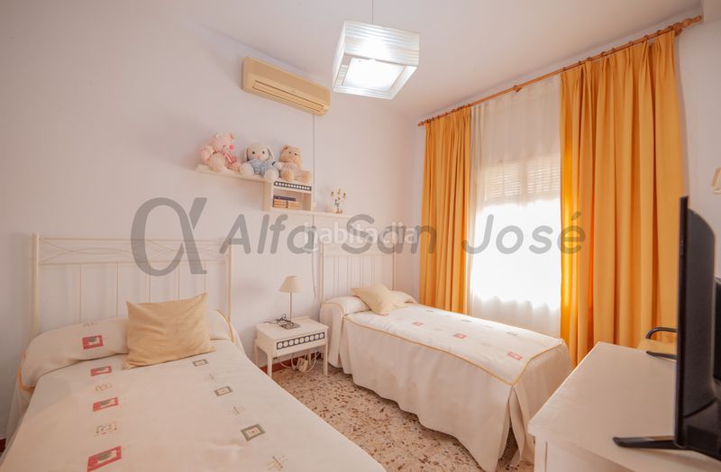 Foto e31c2726-a12d-43f5-8463-0ba994223c20. Casa pareada . zona bulevar. san josé de la rinconada. en San Jose de la Rinconada