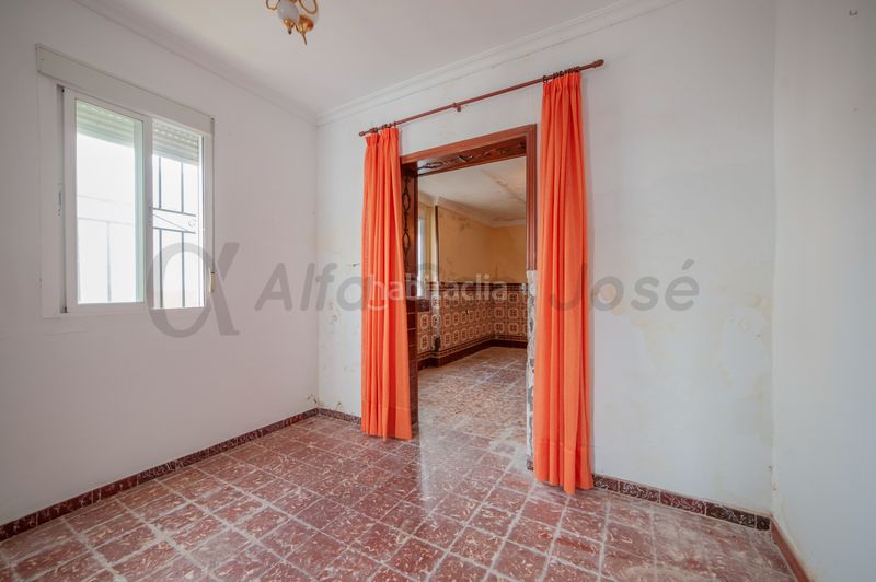 Foto b641ac8b-c118-4b3e-b6a0-4d4c98ee6788. Casa adossada a Brenes