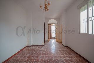 Reihenhaus in Brenes. Casa en venta en brenes