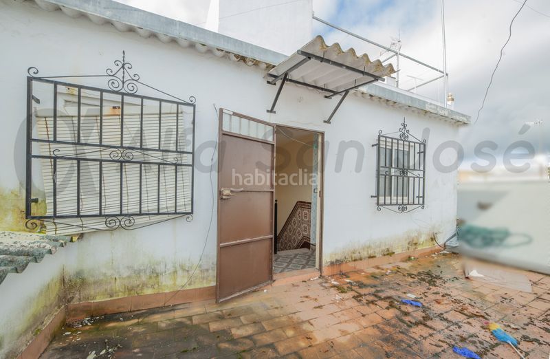 Foto e4013b60-aecf-406c-9267-9ba871de9872. Casa adossada a Brenes