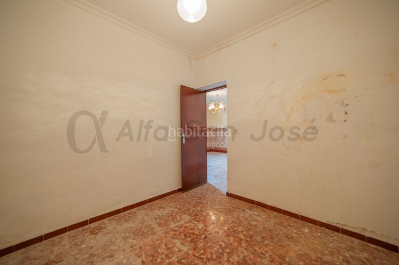 Foto e7cd6dd2-e08d-42cd-9887-eaae8f92291d. Casa adossada a Brenes
