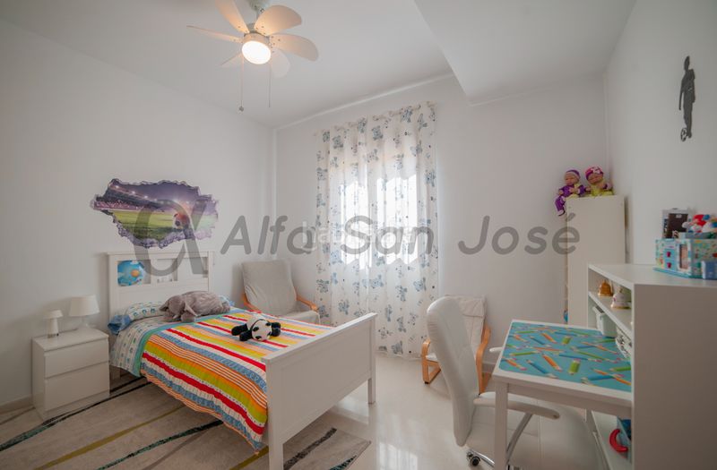 Foto 3d2483bf-f7ff-4575-a81e-2f44f05f5f86. Casa adossada a Rinconada (La)