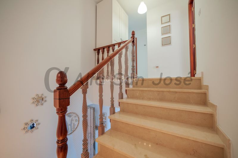 Foto 47128e0d-8f1b-41a2-a325-765d0229ae02. Casa adossada a Rinconada (La)
