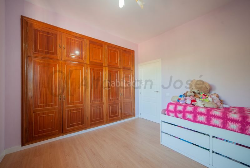 Foto 2a31d12e-25a0-4ea6-8984-34d3a1d4c4ad. Xalet amb aparcament piscina a Rinconada (La)