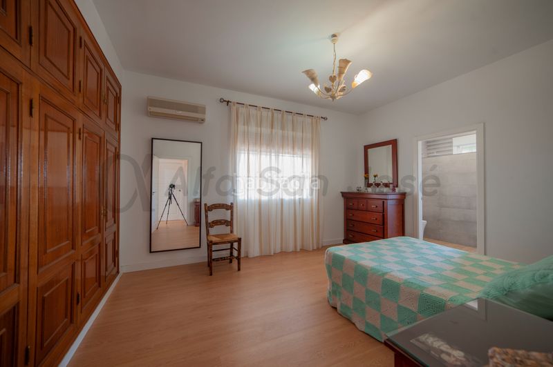 Foto 2c88f5bf-423b-433c-86b2-999e4a548fad. Xalet amb aparcament piscina a Rinconada (La)