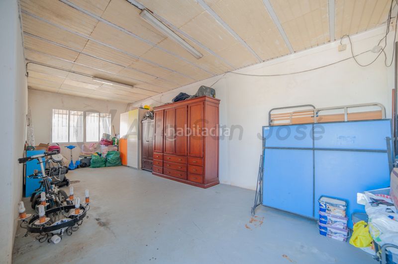 Foto 7ab1d3a5-bc1f-4777-a010-dd004d015cd5. Xalet amb aparcament piscina a Rinconada (La)