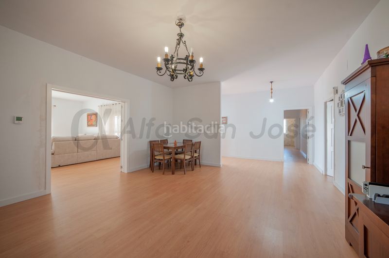 Foto 7fb78feb-b2c3-474c-9f5f-76d088cadb78. Xalet amb aparcament piscina a Rinconada (La)