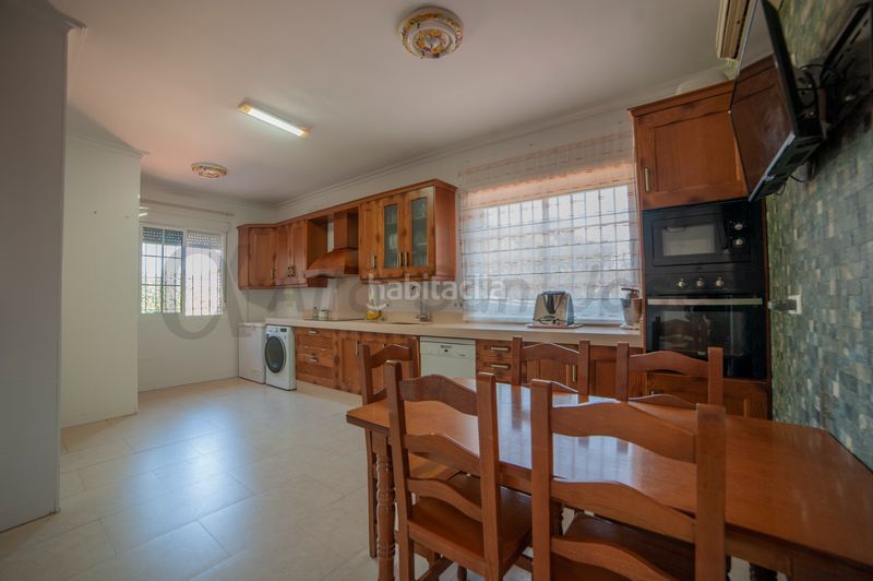 Foto b721680d-a555-423c-9e99-899dd3dedf13. Xalet amb aparcament piscina a Rinconada (La)