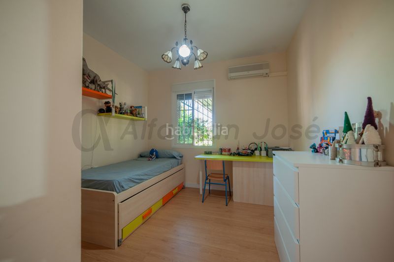 Foto c45d73d2-5f95-4020-8b34-dadcbecff329. Xalet amb aparcament piscina a Rinconada (La)