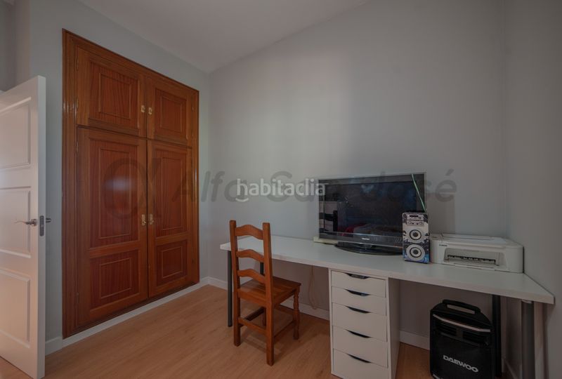 Foto c6277c49-d002-46d2-8658-4f3a2f075546. Xalet amb aparcament piscina a Rinconada (La)