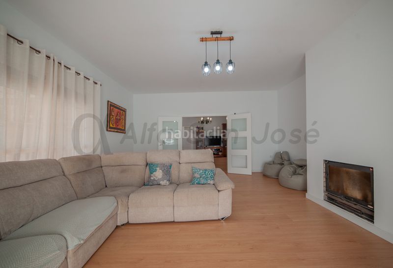 Foto da1a88a2-9cb1-40ed-9fe7-687b7f501fb9. Xalet amb aparcament piscina a Rinconada (La)