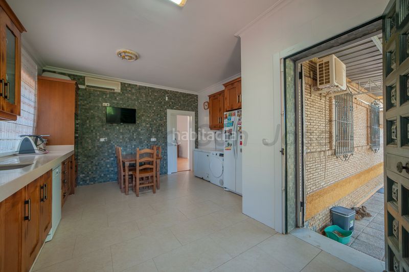 Foto fd06cd53-f108-487d-8bcb-fc4902e53e16. Xalet amb aparcament piscina a Rinconada (La)