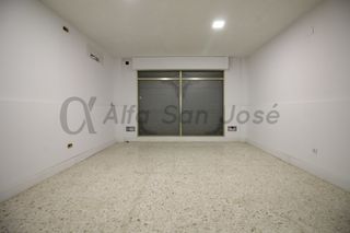 Geschäftsraum  Calle carmen la suspira. Local comercial en venta en san josé de la rinconada.