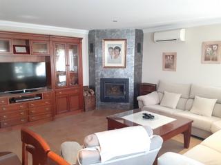 Casa  Calle fernndez arroyo. Casa en venta en la zubia de cuatro dormitorios