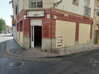 Location Local commercial  Calle garcía lorca. Se alquila local en la zubia