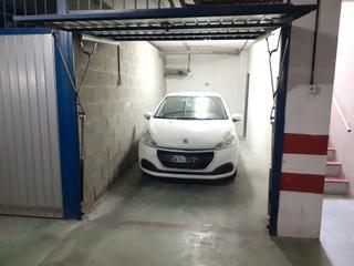 Parking coche  Calle almucar. Garaje cerrado en centro la zubia