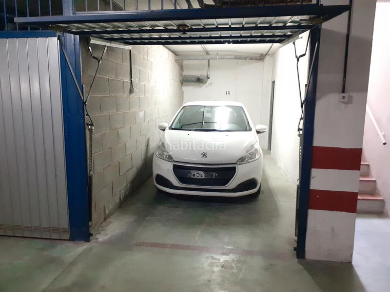 Foto 6cd2ff64-ee11-4d18-9d46-dd1ae2d6f346. Parking coche garaje cerrado en centro la zubia en Zubia (La)
