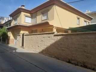 Casa adossada  Calle la luz. Se vende casa en ogíjares