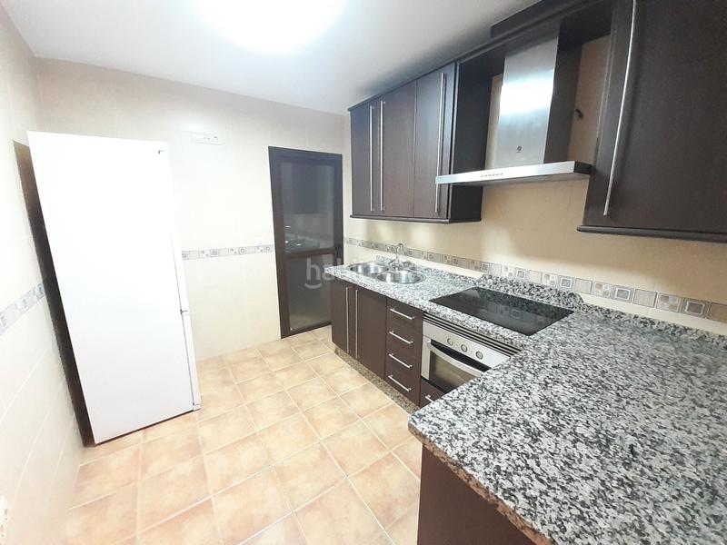 Foto 1ddb75c6-44a1-4cc5-83c8-9a4a192c72be. Location appartement avec chauffage dans La Zubia Ciudad Zubia (La)