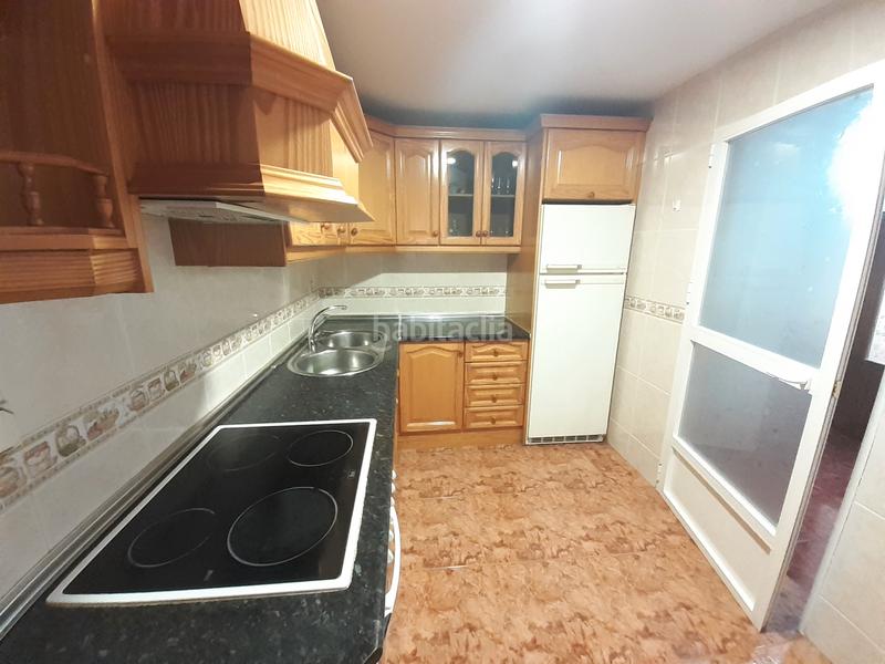 Foto 0bcdb0ca-4456-457f-97eb-83a190a01b47. Casa aparellada amb aparcament a Gójar