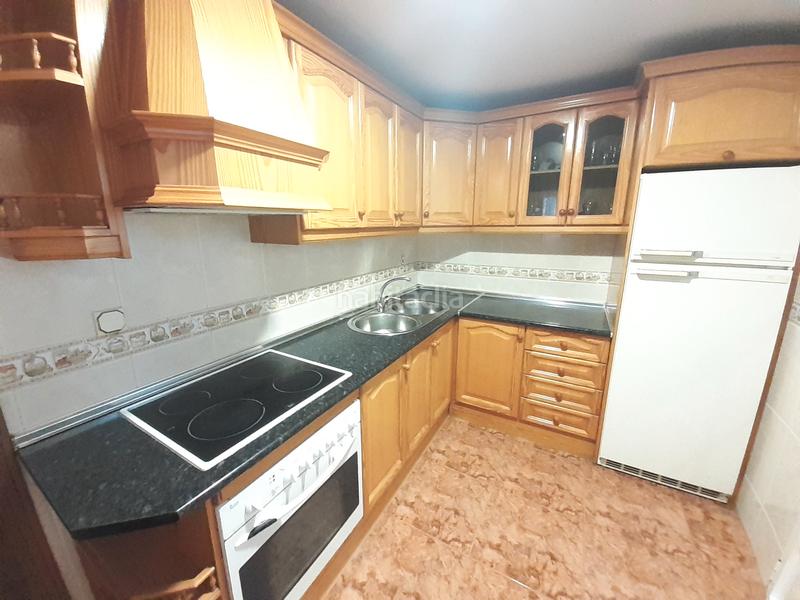 Foto 48c4787d-f8dc-4764-8fe6-05df0743caec. Casa aparellada amb aparcament a Gójar