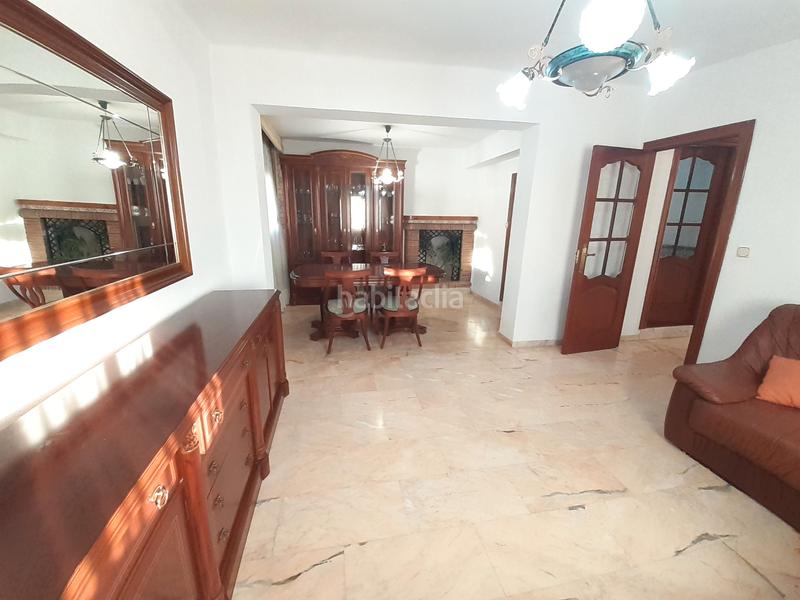 Foto 5c049882-0e98-4e8f-bacb-75691379dbc2. Casa aparellada amb aparcament a Gójar