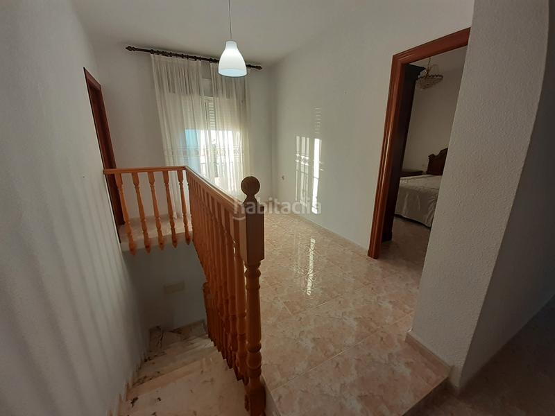 Foto a9cc1589-4af8-4762-85e8-01c3de649a28. Casa aparellada amb aparcament a Gójar